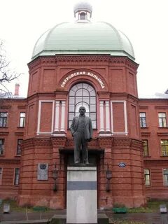 Сколько памятников