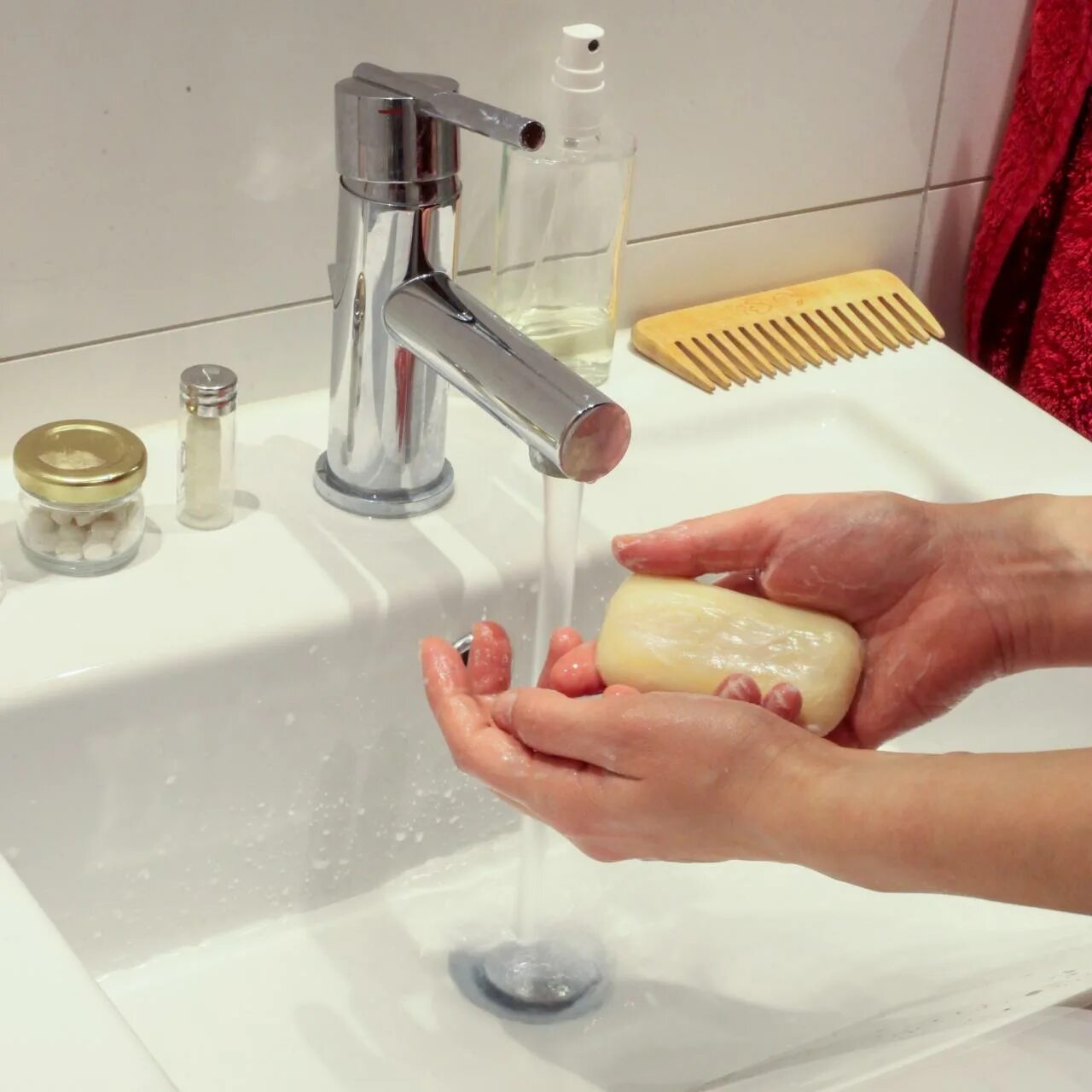 Мытье. Мытье рук. Мытье рук с мылом. Мыло для рук. Гигиена мытья рук.
