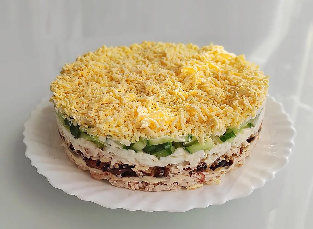 салат из желтков. салат марго. салат довольный мужчина. салат довольный мужчина. салат довольный муж.