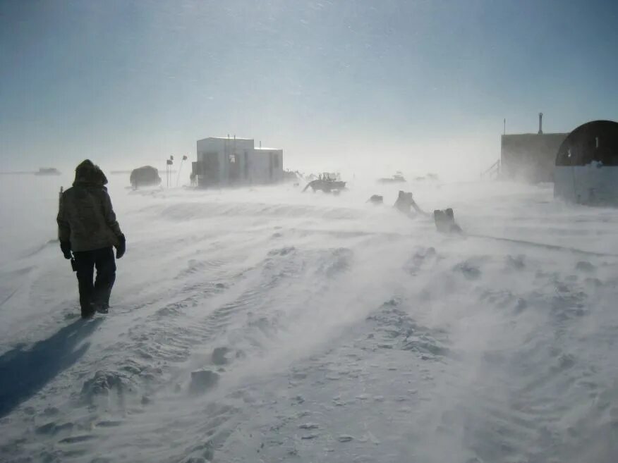 Где самый сильный ветер. Снежная буря в Антарктиде. Буран в Антарктиде. Пурга в Арктике. Снежная буря в Арктике.