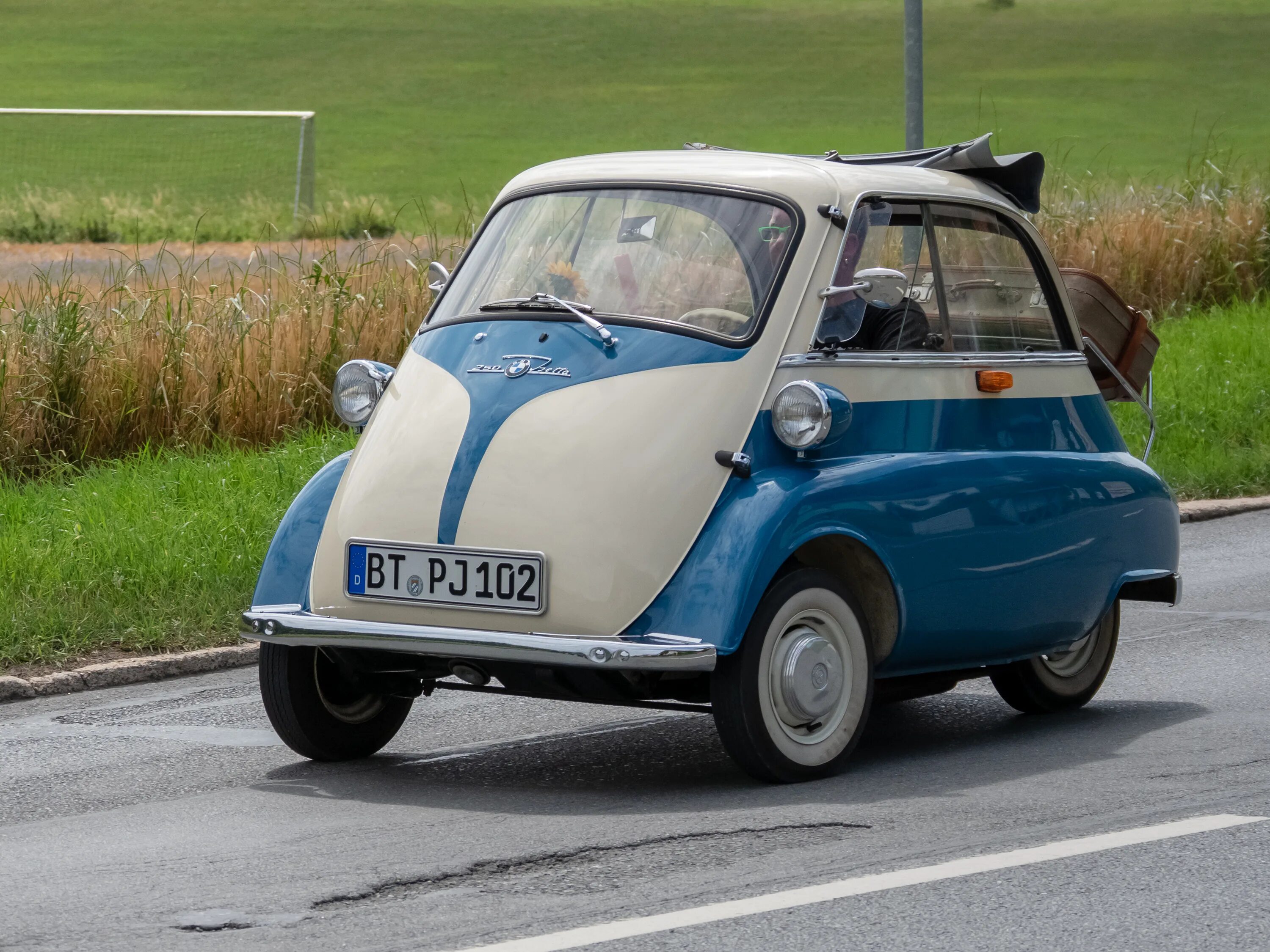 BMW Isetta. БМВ Изетта 2021. BMW Isetta 250. BMW Isetta 2022.