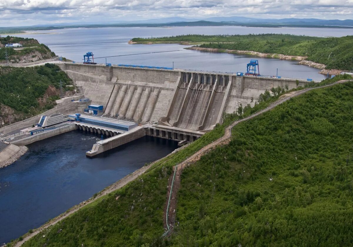 Водохранилище это. Бурейская ГЭС водохранилище. Бурейская ГЭС плотина. ГЭС Комсомольск-на-Амуре. ГЭС Амурской области.