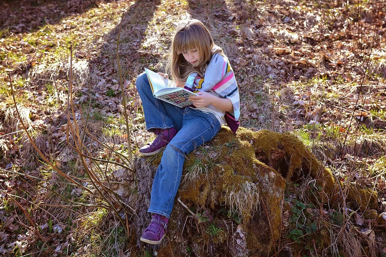 Reading walking
