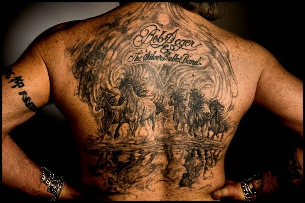 тату на спине иисус распятый на кресте. распятие иисуса христа тату. тату ангел на спине. тату со смыслом для мужчин. красивые тату на спине мужские.