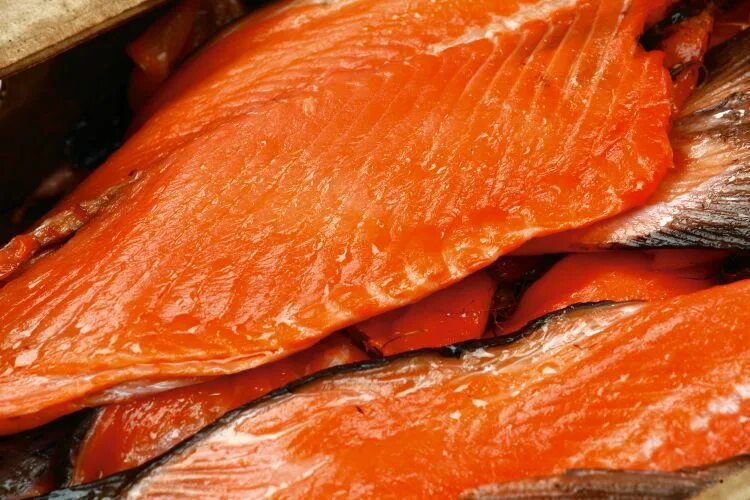 семга горячего копчения хребты. хребты форели горячего копчения. лосось хребет свежемороженный. хребты семги свежемороженые. хребты форели холодного копчения.