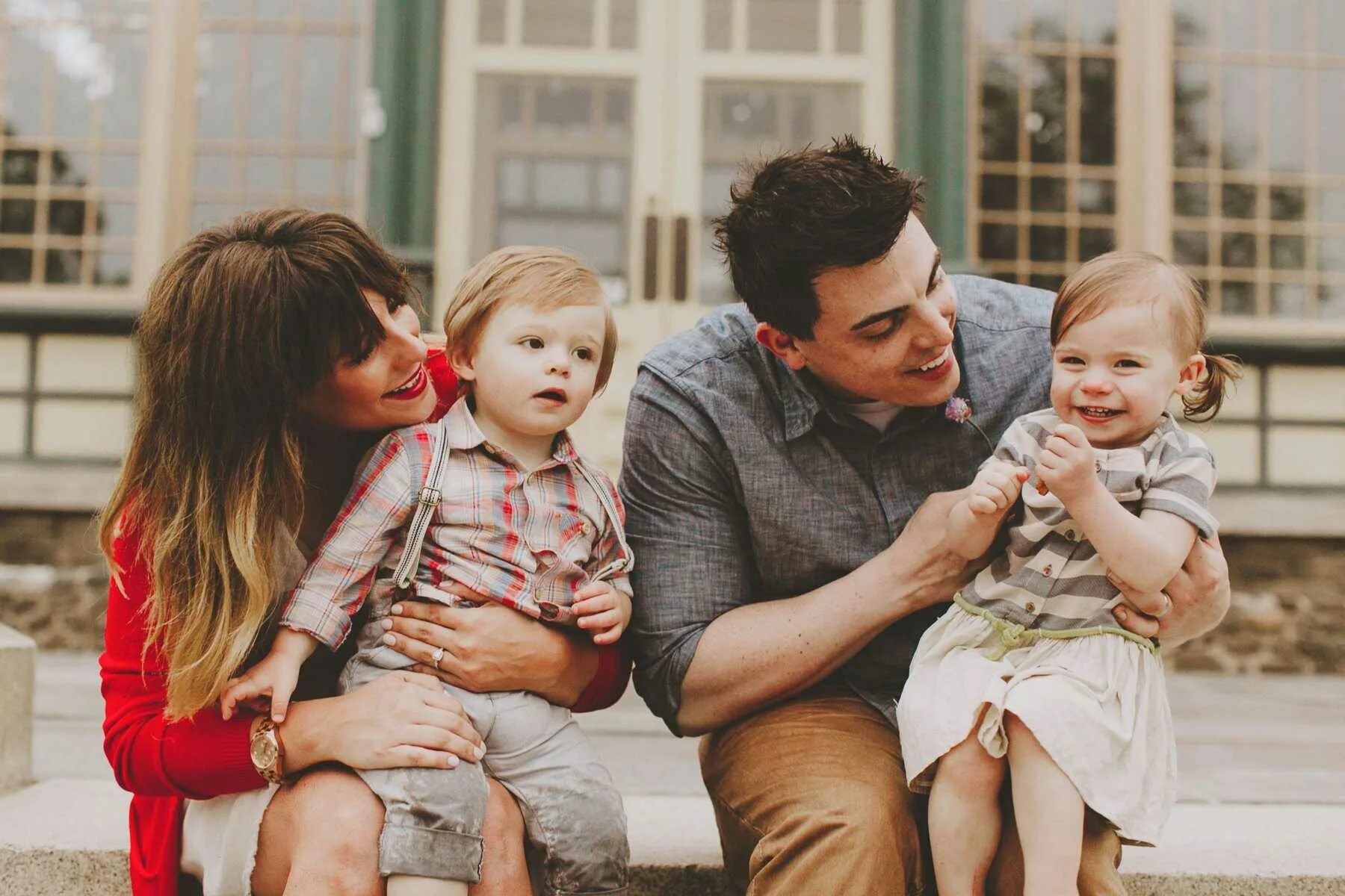 стоит ли заводить семью. родители и дети. стоит ли заводить семью. семейные отношения. стоит ли заводить семью.