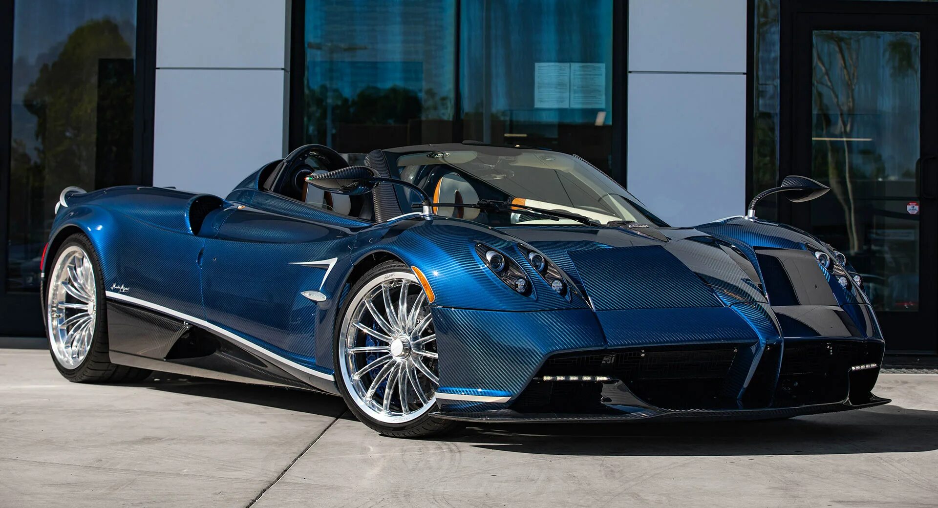 Pagani automobili s p a. Пагани уайра. pagani huayra roadster 2018. 2025 pagani huayra roadster. pagani zonda huayra roadster.