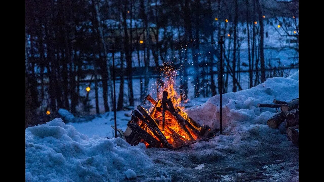 Огонь в зимнем лесу. Костер в зимнем лесу. Костер зимой. Костер зимой ночью. Костер в зимнем лесу.