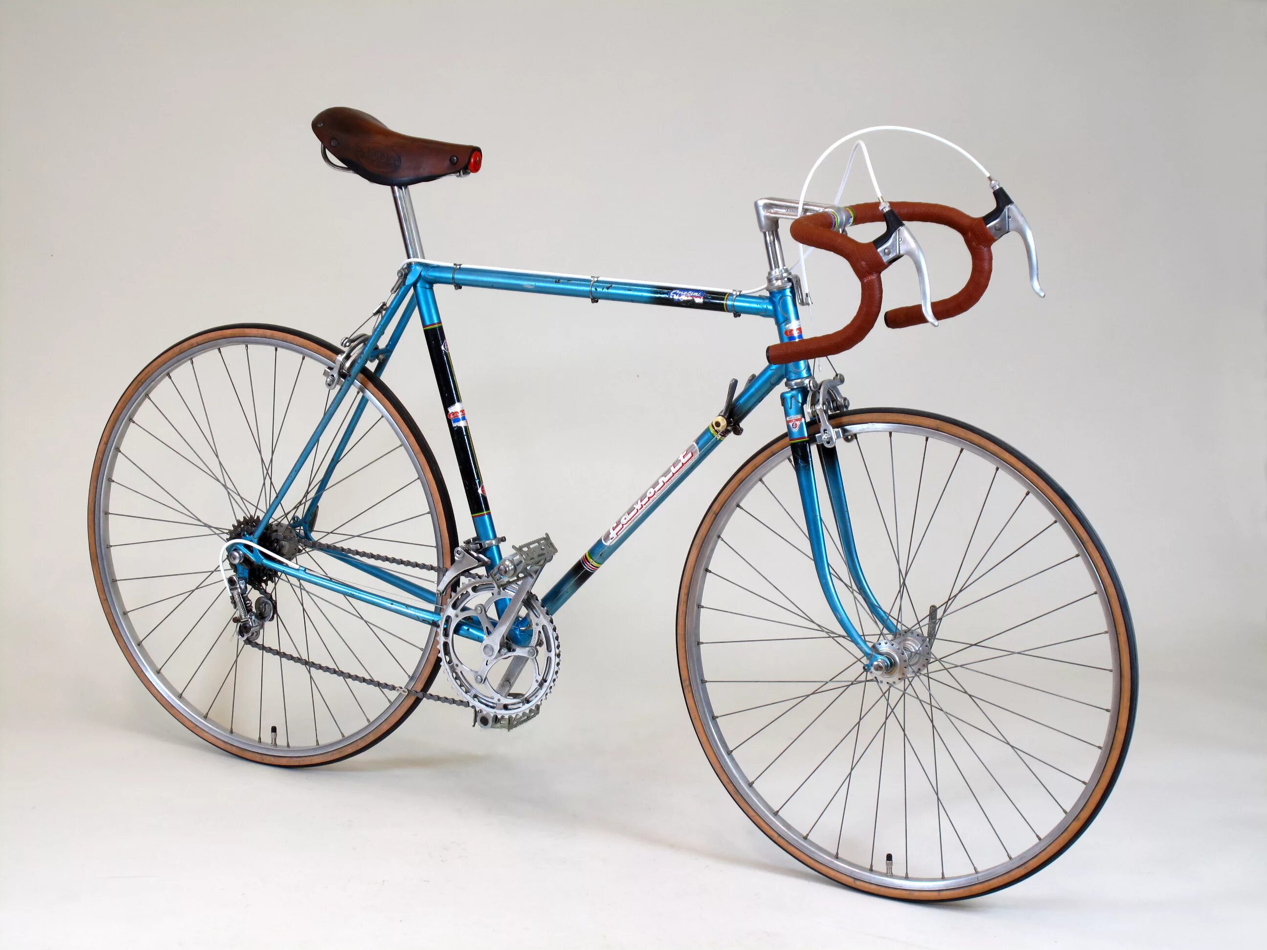 Favorit f1 special велосипед. Велосипед стелс navigator 300 синий. Favorit шоссейный велосипед. Yamaha r1. Горный (mtb) велосипед cross grx 8m 29 (2015).