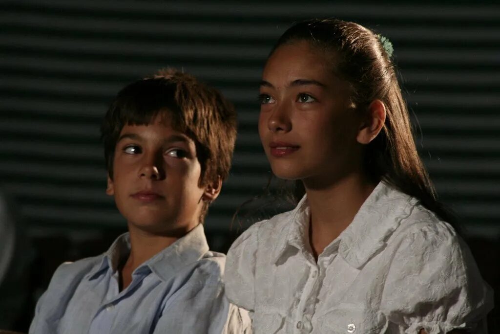 Ilk ask. Первая любовь турция 2006. Ilk ask. Ilk ask. Первая любовь турецкий 2006.