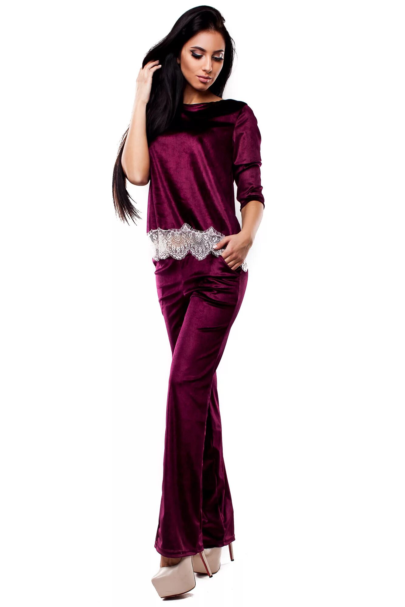 бархатный комбинезон женский. брючный костюм из бархата. бархатный брючный костюм женский вечерний. велюровый костюм вечерний. зелёный бархатный брючный костюм zara.