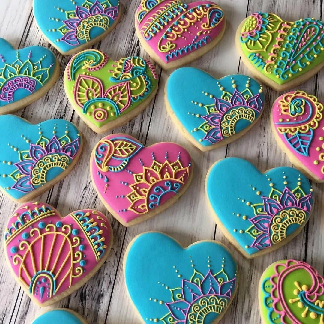 пряники покрытые глазурью. разрисовка пряников глазурью. айсинг королевская глазурь. как быстро высушить глазурь на пряниках. как быстро высушить глазурь на пряниках.