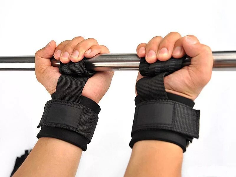 правильный хват клюшки. правильный хват пистолета макарова двумя. хват пистолета макарова. копье для ловли рыбы. удержание пистолета.