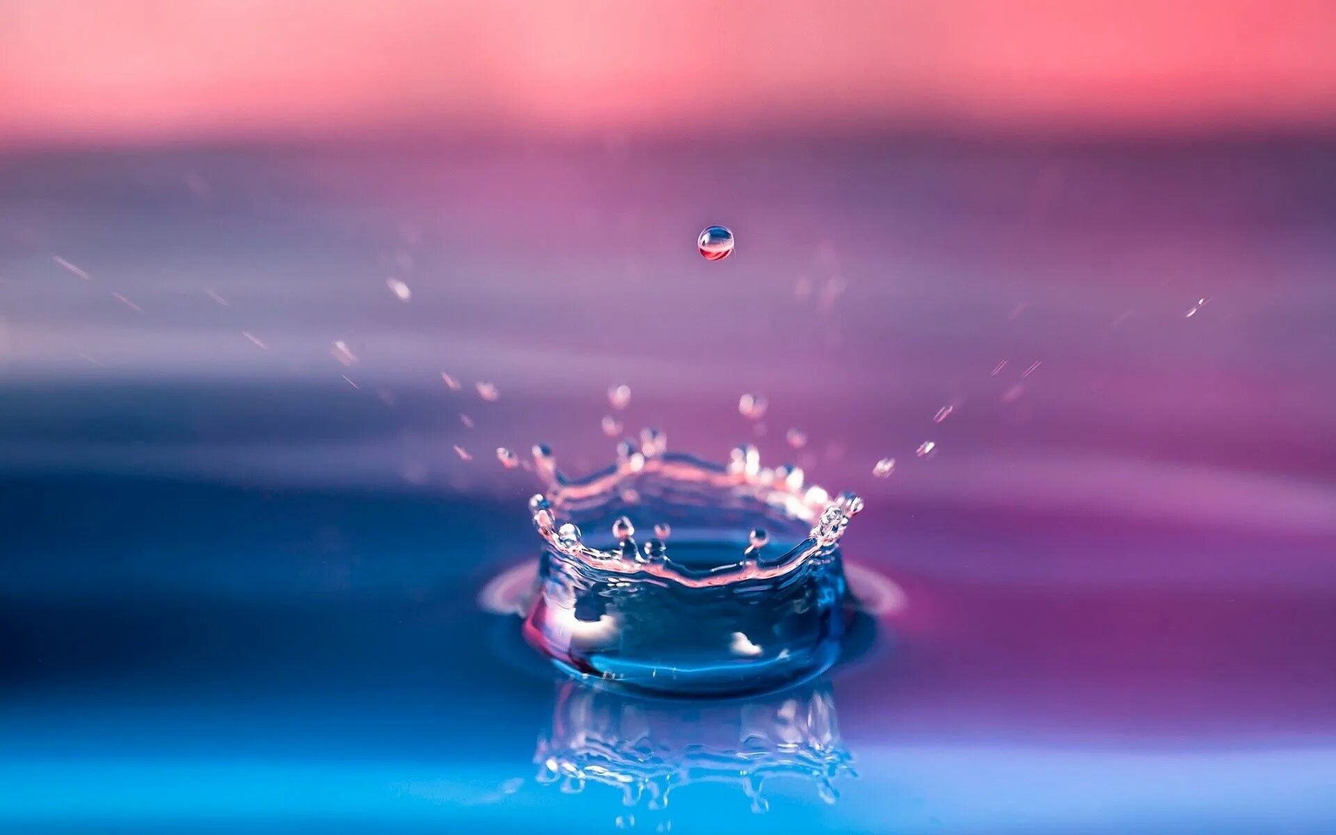 Макросъемка воды. Капли воды. Заставка на рабочий стол вода. Вода фон. Капля свежести