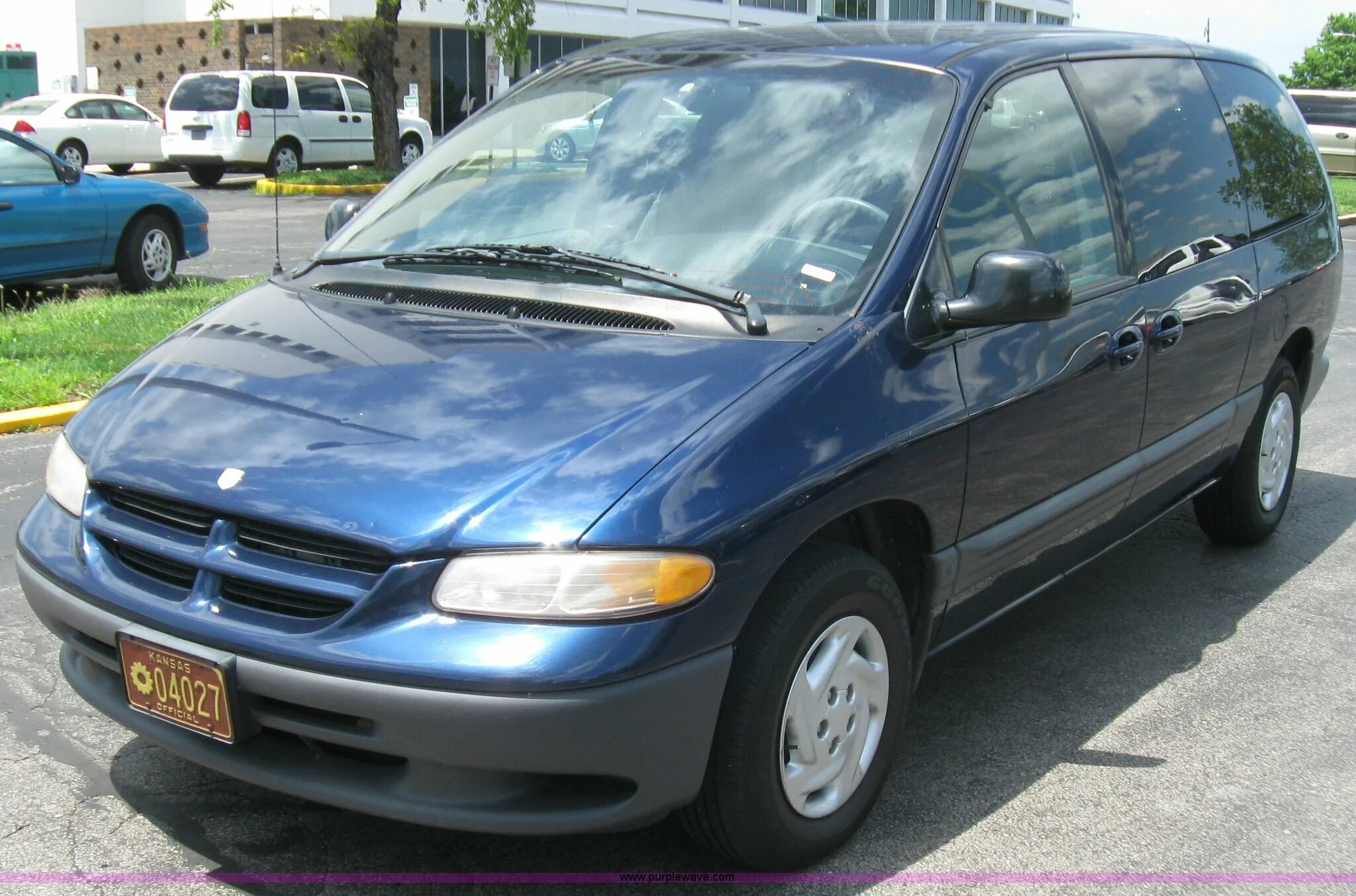 Додж караван 2000 года. Dodge Caravan 2000. Додж Гранд Караван 2000. Dodge Caravan se 2005. Dodge Caravan se.