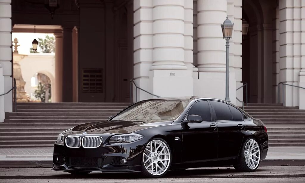 Bmw 528 f10. BMW f10. БМВ 528i f10. БМВ 528 f10. BMW 5 f10.