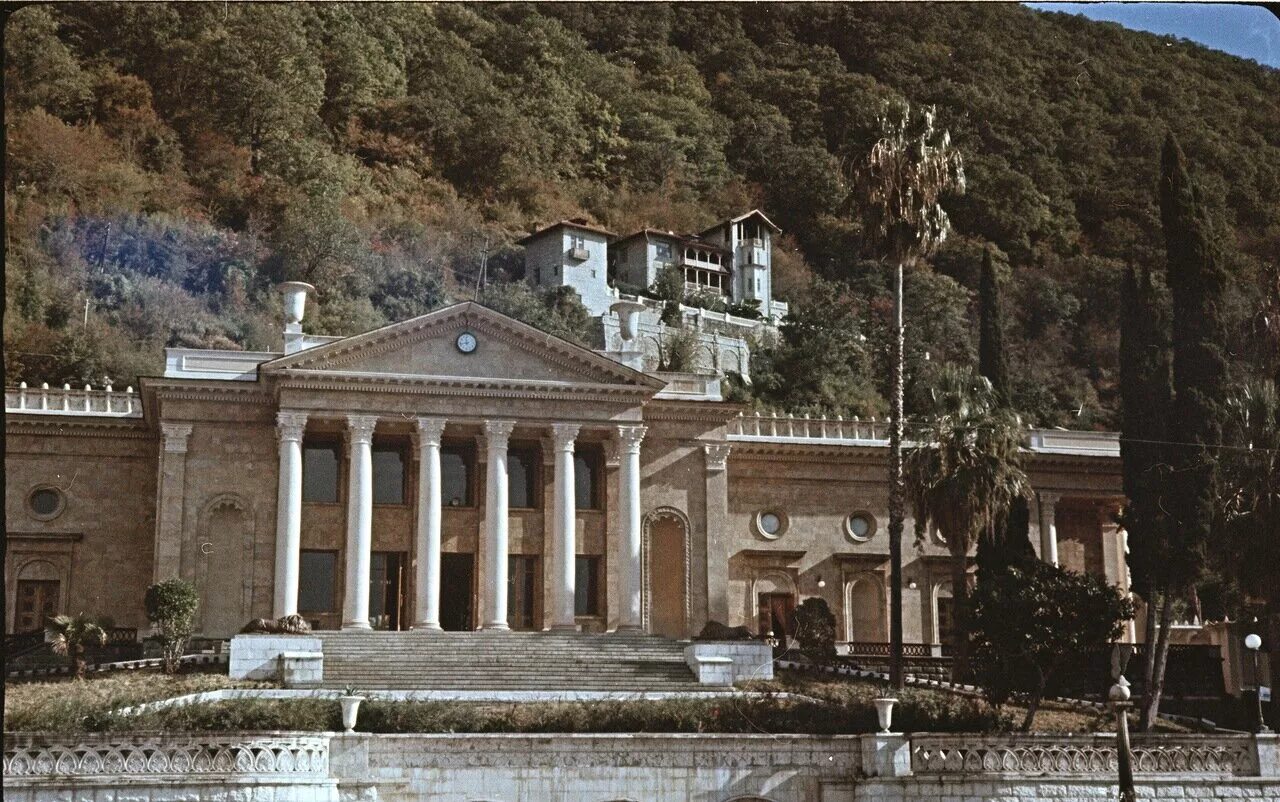 80 Гагры Абхазия. Абхазия в 80-е годы. Советская Гагра. Кинотеатр Гагра, Абхазия, Гагра. Гагра история