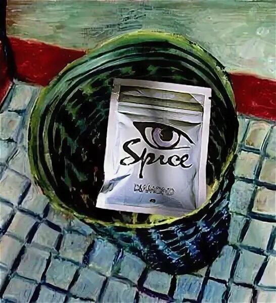 Человек с деньгами в руках. Cash займ. Spicy cash. Spicy cash. All cash надпись.