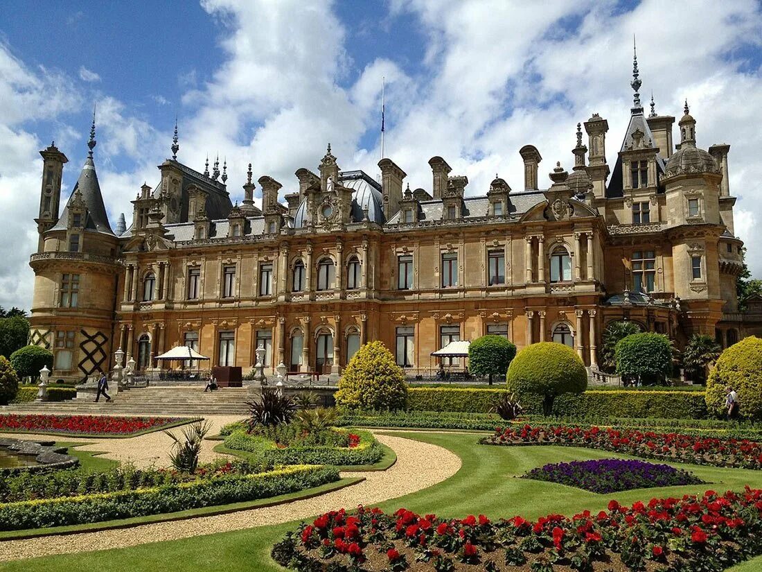 Усадьба Waddesdon Manor. Особняк Ротшильдов Уоддесдон-Мэнор. Особняк Ротшильдов Уоддесдон-Манор в Бэкингемшире. Поместье Уоддесдон в Англии. Дворец британии