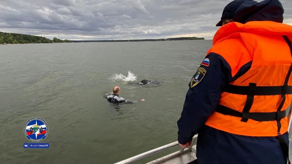 Дальний берег давно утонул. Спасение на воде.