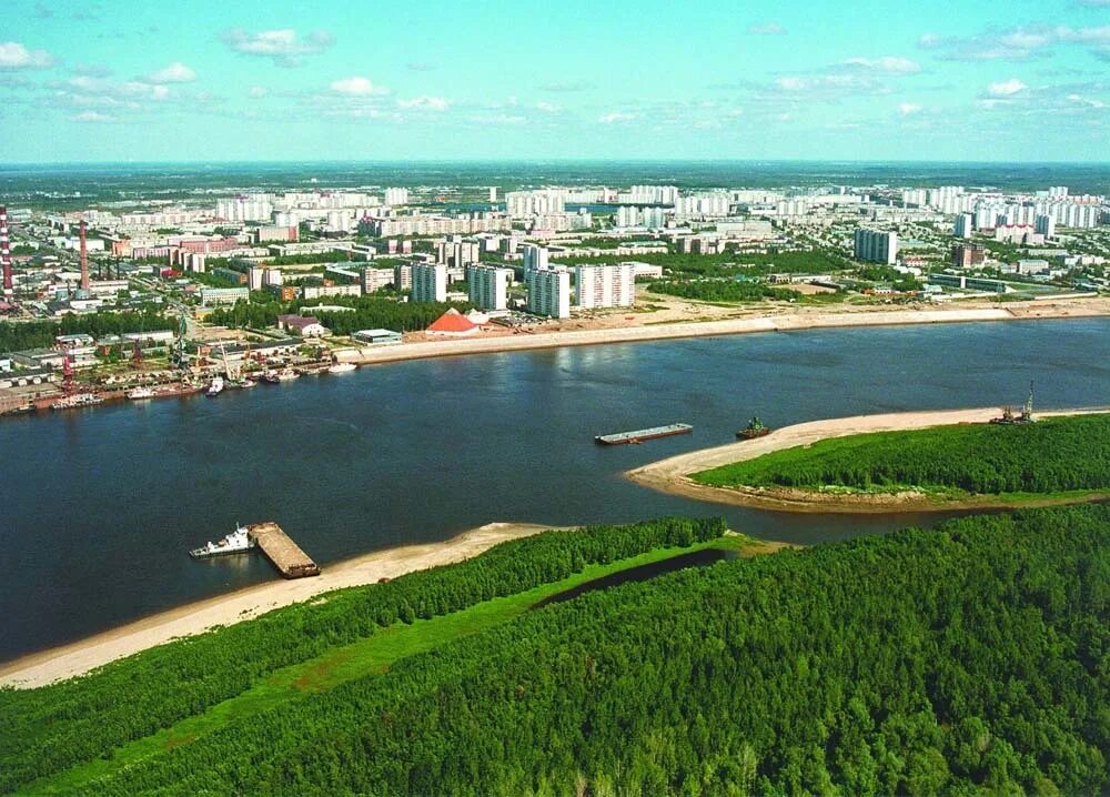 Города реки оби. Набережная реки обь барнаул. Река обь барнаул. С птичьего полета город обь. Новосибирск город на оби.