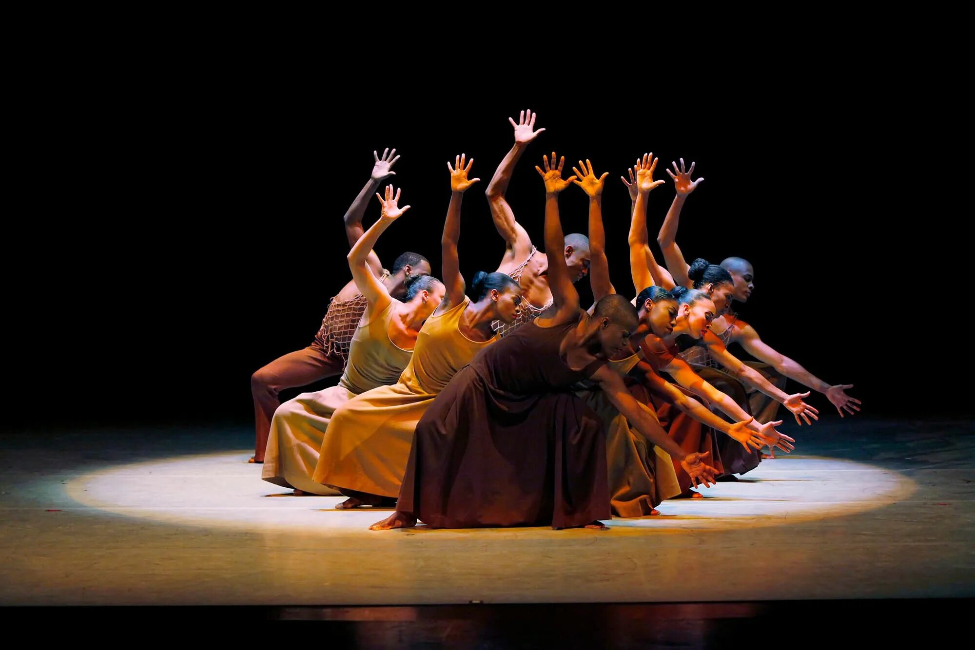 Alvin Ailey American Dance Theater. Хореографическое искусство. Современные танцы. Театральные танцы.
