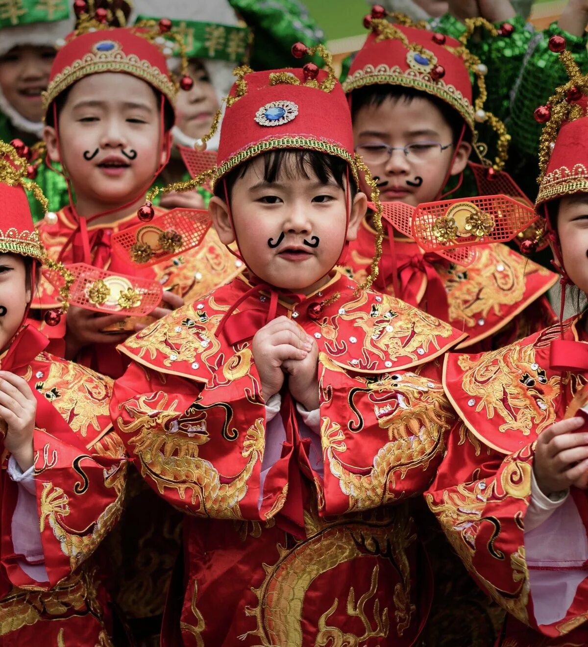 Новый год 2024 в китае какого числа. Новый год в Китае. Праздники в Китае. Традиционные китайские праздники. Китайский новый год дети.