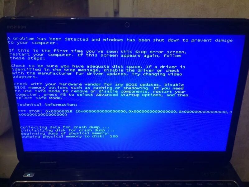 Выключается компьютер и синий экран. Синий экран на планшете. Голубой экран. Темно синий экран при включении ноутбука. При включении ноутбука синий экран