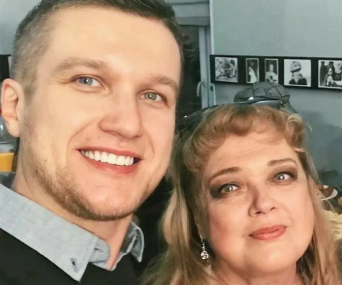 Любовь руденко сын. Анатолий руденко мать любовь руденко. Любовь руденко и анатолий руденко. Анатолий руденко мать любовь руденко. Актер сын актрисы любови руденко.