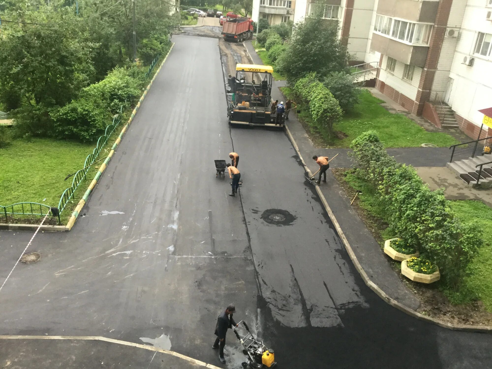 Москва асфальт 1. Замена асфальта в москве. Асфальт в москве. Московский асфальт. Асфальт в москве.