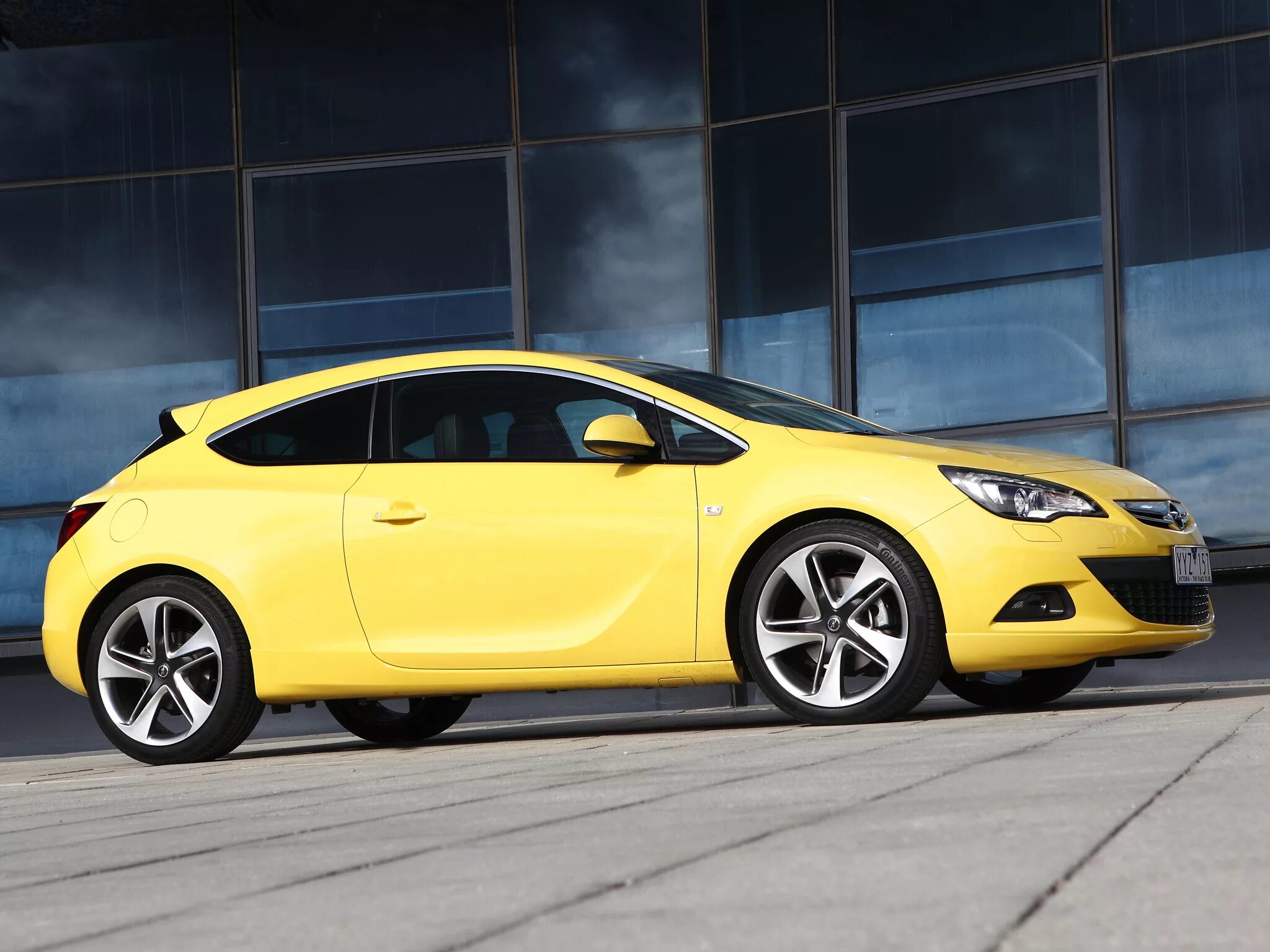 Опель джитиси. Opel Astra GTC. Opel Astra j GTC. Opel Astra GTC купе.