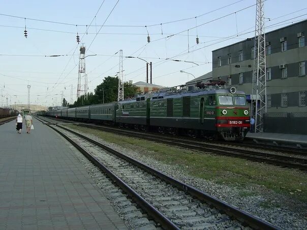 Вл82м 046. Вл82-011. Ст Минеральные воды Северо-Кавказская ЖД. СКЖД Серноводское. Поезда по станции минеральные воды