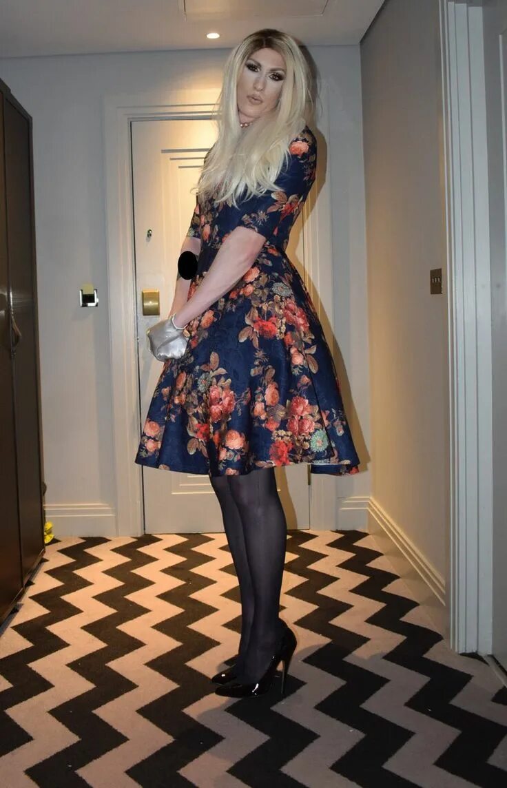 Crossdresser dress. Фембой в платье. Кроссдресс 2019. Кроссдресс платье 2019. Femboy платье.