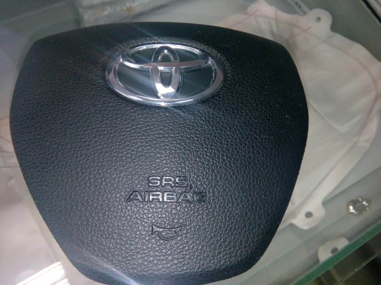 Туксон 2008 заглушка руля. Крышка для руля хендай акцент. Hyundai elantra 2003 xd 2. Подушка безопасности руля mazda 6. Крышка руля.