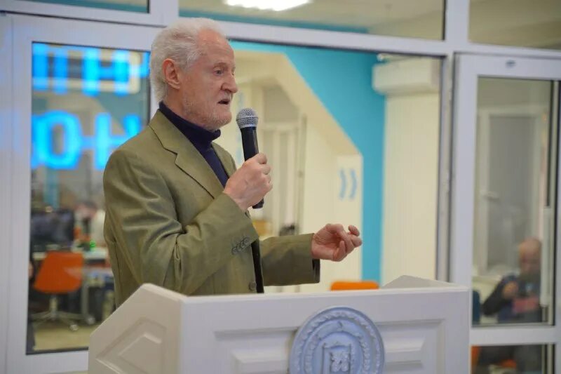 ректор суриковского института. конференция искусство 2023. международная конференция. диалог на чеченском. конференция искусство 2023.