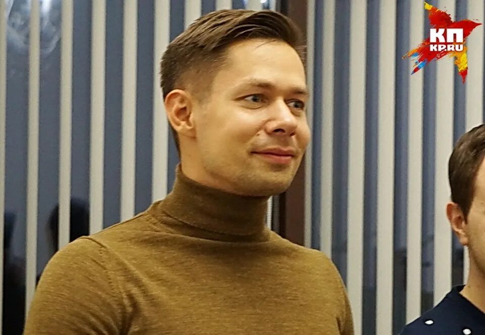 На стаса похож. На стаса похож