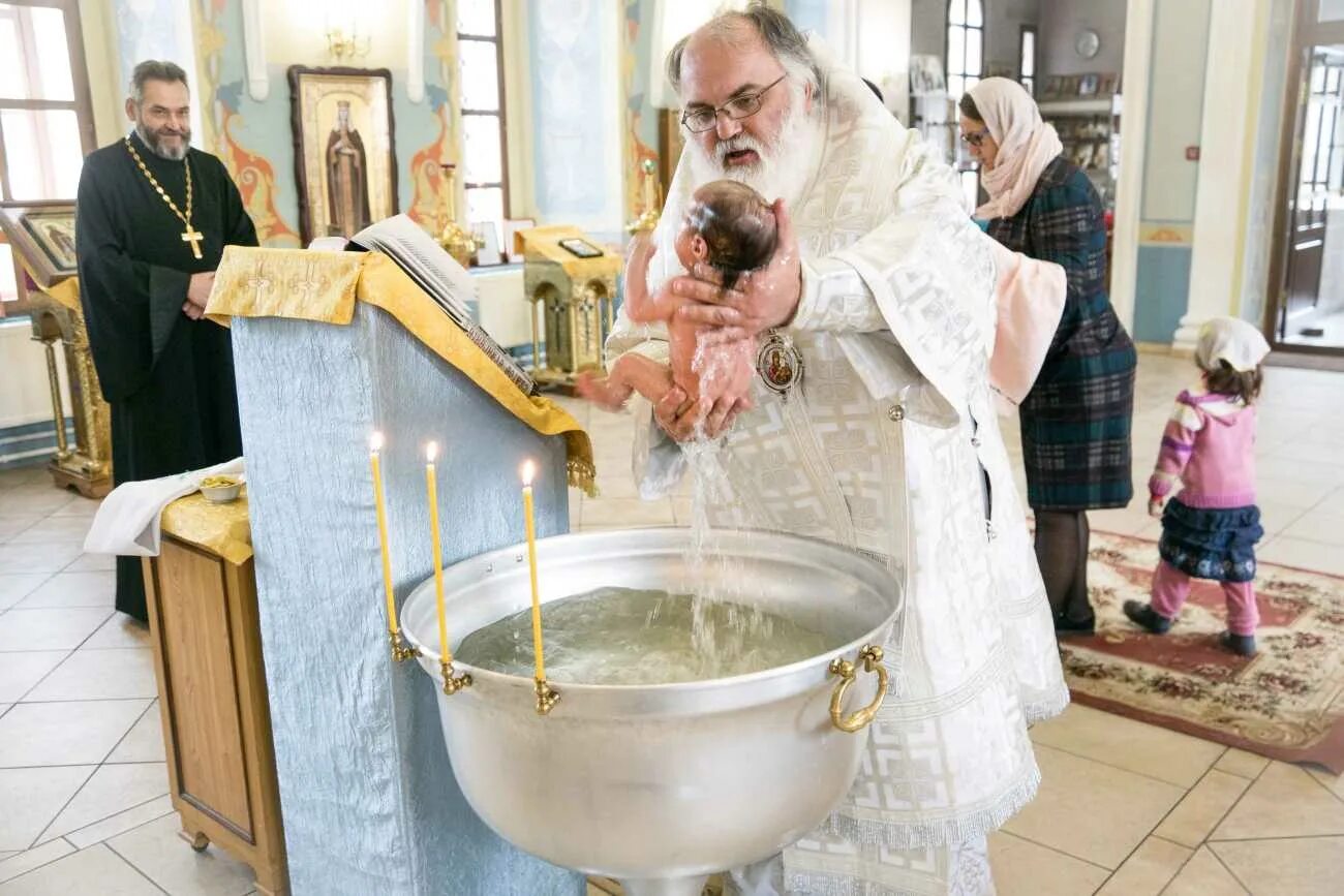 Крестят ли во время поста. Таинство крещения Николая Чудотворца. Крещение Покровском храме Уфа.