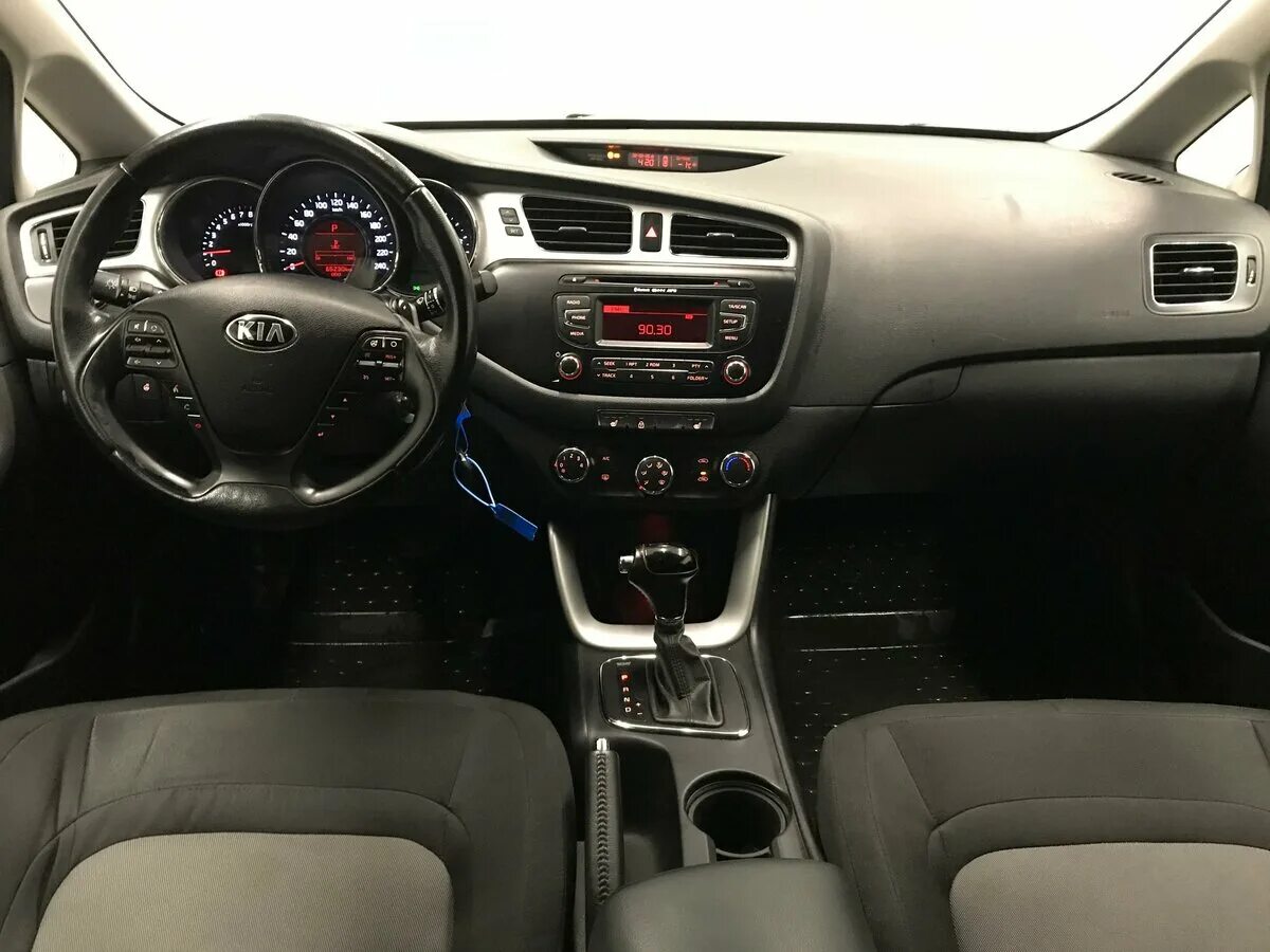 хёндай солярис 2021 комплектации. киа рио 2013 1. Hyundai i30 2013 салон. Kia ceed 2013 салон. киа соренто 2013 салон.