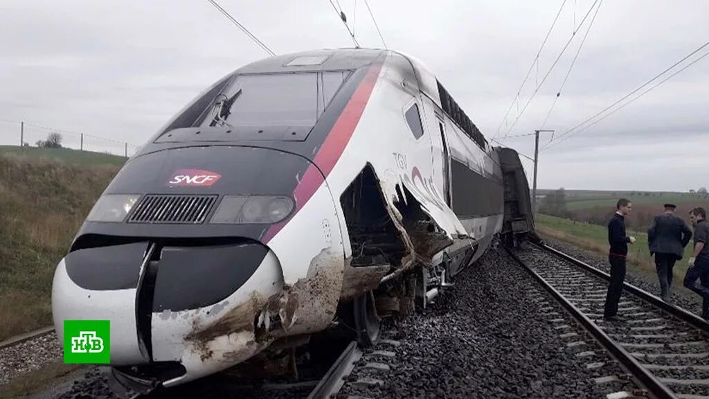 Скоростной поезд TGV Франция. Поезд ТЖВ Франция. Поезд ТЖВ Франция скоростной. Французский поезд TGV.