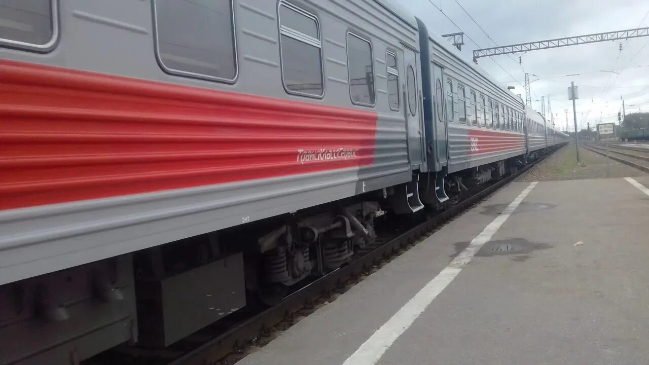Электричка нягань фото. Территория города нягань. Жд нягань. Поезда нягань. Нягань памятник георгию победоносцу.