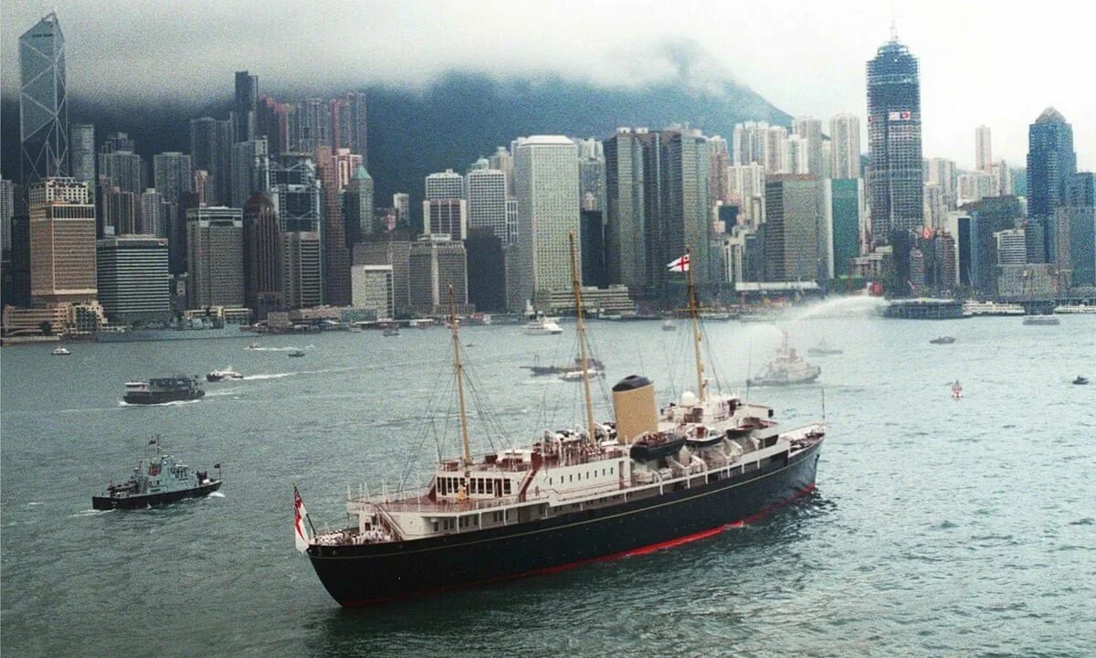 Кому принадлежит гонконг. Гонконг 1997. Гонконг Британская колония. Гонконг в 1997 году. Гонконг 1997 Королевская яхта.