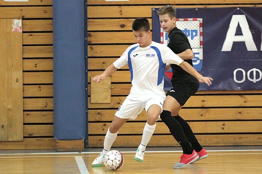 мини футбол урал и западная. виз-синара екатеринбург 2004. мини футбол урал и западная. тюмень мини футбольный зал. виз синара 2001.