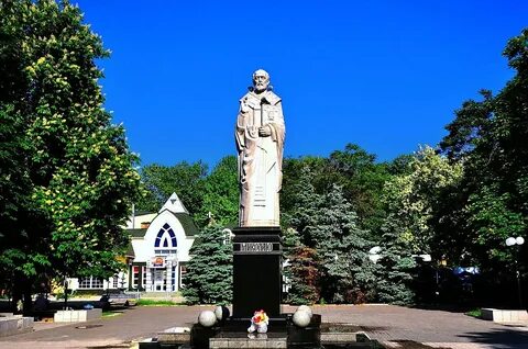 Памятник святому