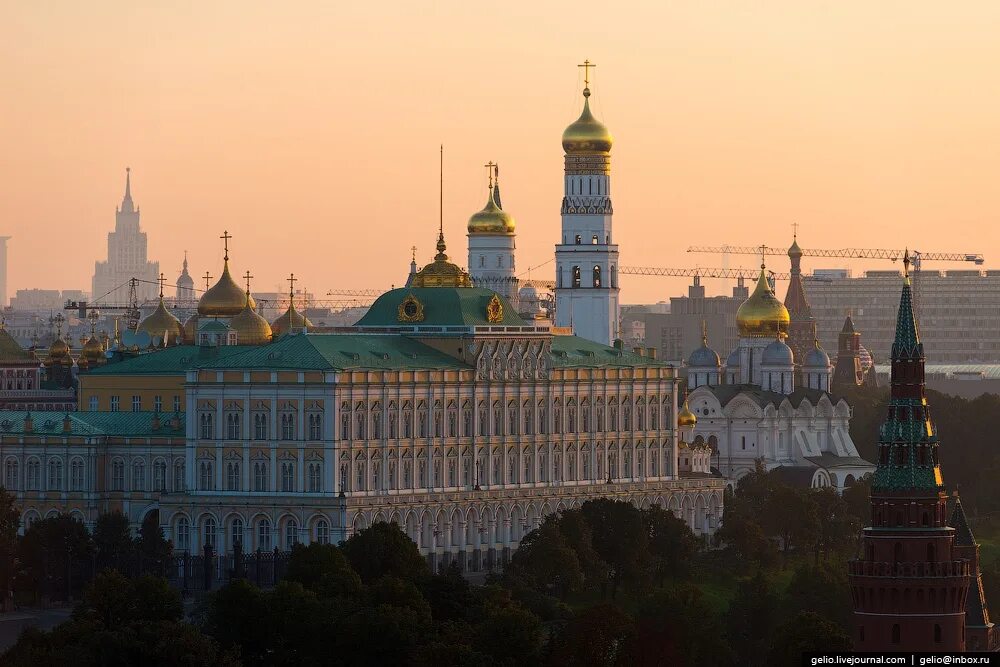 Kremlin программа. Большой Кремлёвский дворец в Москве с высоты птичьего полета. Большой Кремлёвский дворец Московский Кремль. Большой Кремлевский дворец (г. Москва, 1849 год).. Большой Кремлёвский дворец Московский Кремль сверху.