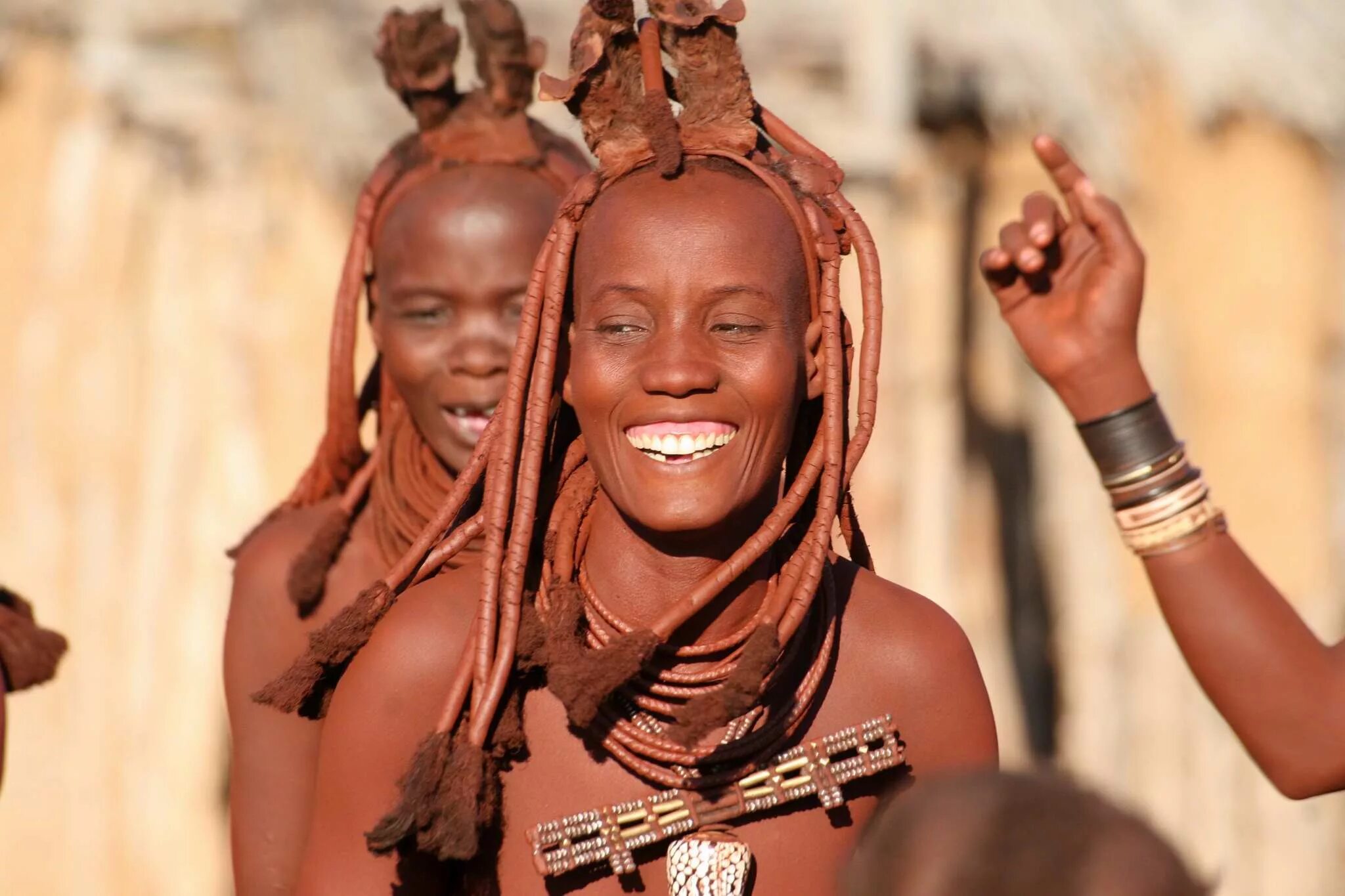 Племя Химба в Намибии. Племя Химба в Африке. Племя Химба в Намибии женщины. Намибия девушки из племени Химба. Голое племя химба