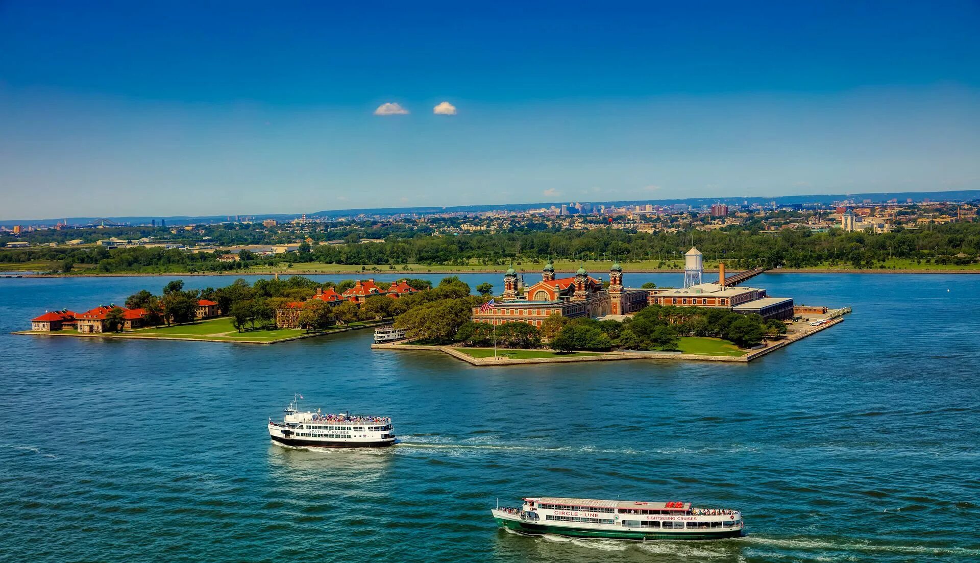 Ellis island. Остров Эллис США. Эллис в Нью Йорке. Устричный остров Нью-Йорк. Остров Кана, Висконсин, США.