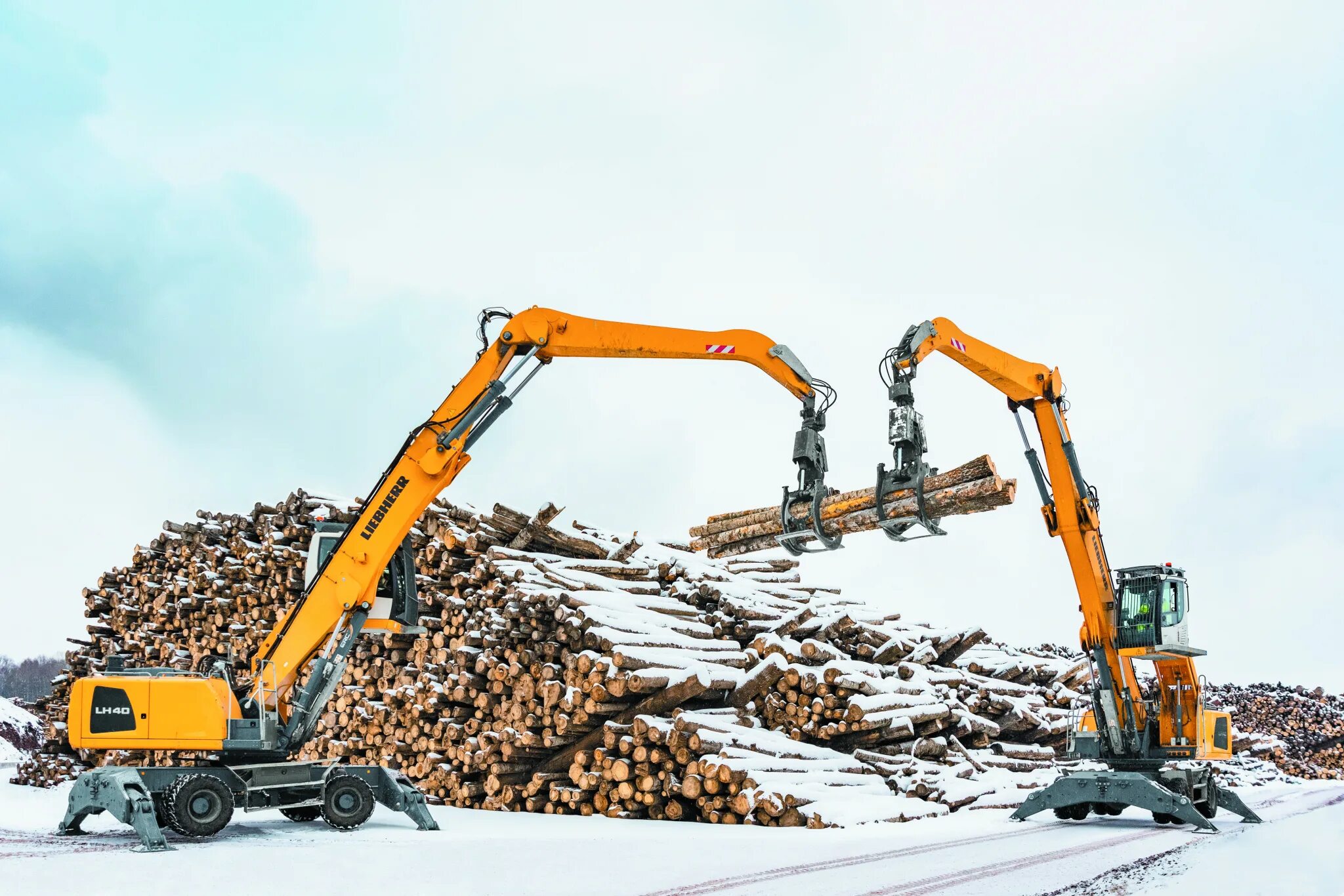 Перегружатель либхер. Liebherr lh40. перегружатель металлолома либхер. перегружатель либхер lh40. погрузчики либхер перегружатель.