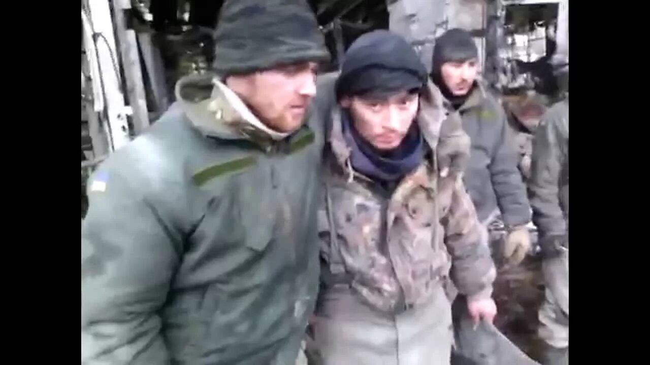 Обмен пленными. Украинские киборги в донецком аэропорту. Трупы в донецком аэропорту. Пленные российские солдаты. Донецкий аэропорт трупы киборгов.
