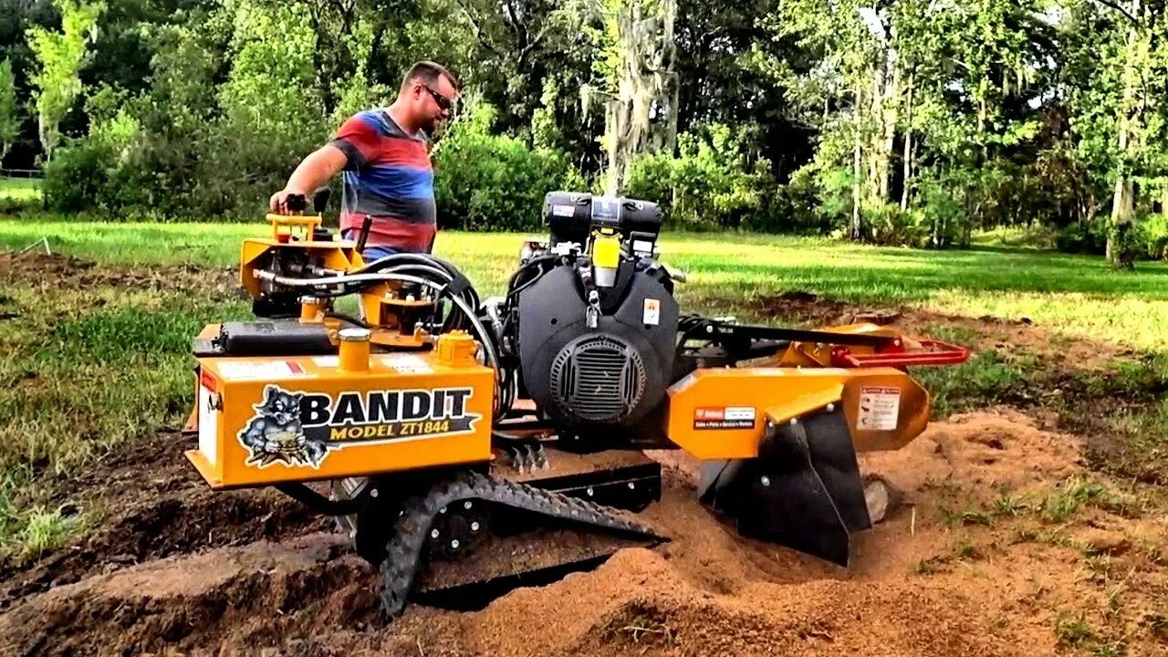 Машина для удаления пней. Измельчитель пней Stump Grinder. Измельчитель пней Bandit zt1844. Измельчитель пней Ferri Rotor. Хускварна удалитель пней.