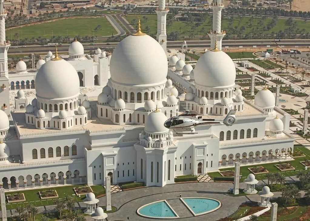 Самые крупные мечети. Мечеть шейха Зайда Абу-Даби. Самая большая мечеть в Абу Даби. Абу Даби мечеть шейха Зайда фото. Самый большой Масджид в мире.